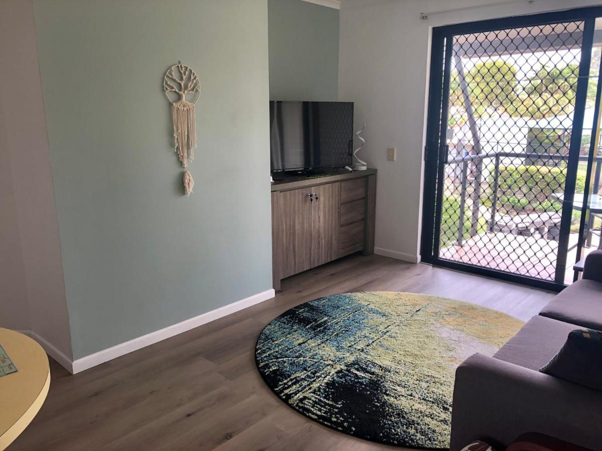 Apartment In 4* Resort - Pool Views - Great Location Noosaville Luaran gambar